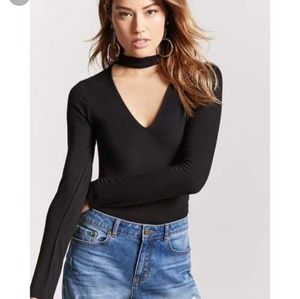 🔥 NWOT V-cut choker top 🔥